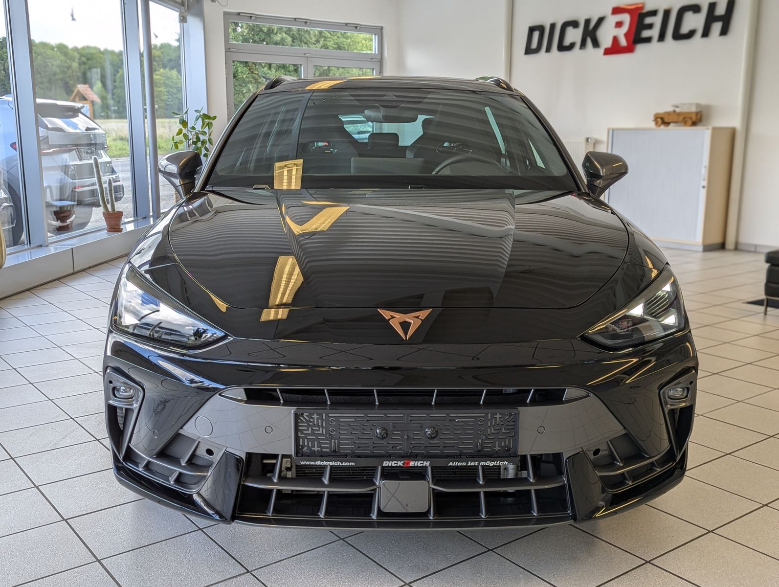 CUPRA Leon 1.5 eTSI Pano Intelligent-Dynamic-Edge-Pake - Image 2