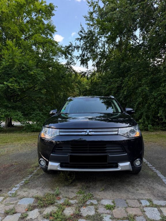 Image of Mitsubishi Outlander