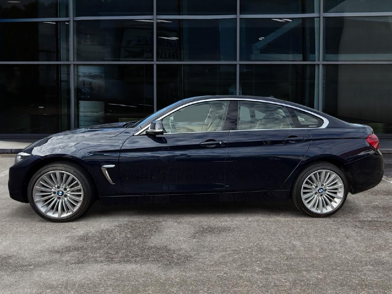 Fahrzeugabbildung BMW 4 Gran Coupe 435 d xDrive Luxury Line