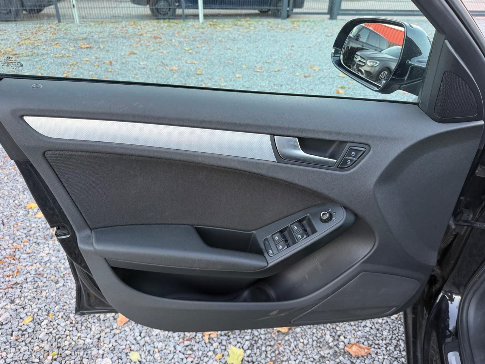 Audi A4 2009 — photo 34