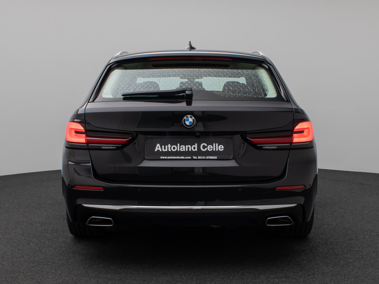 Fahrzeugabbildung BMW 530d LuxuryLine Panorama Kamera HiFi AHK Komfort