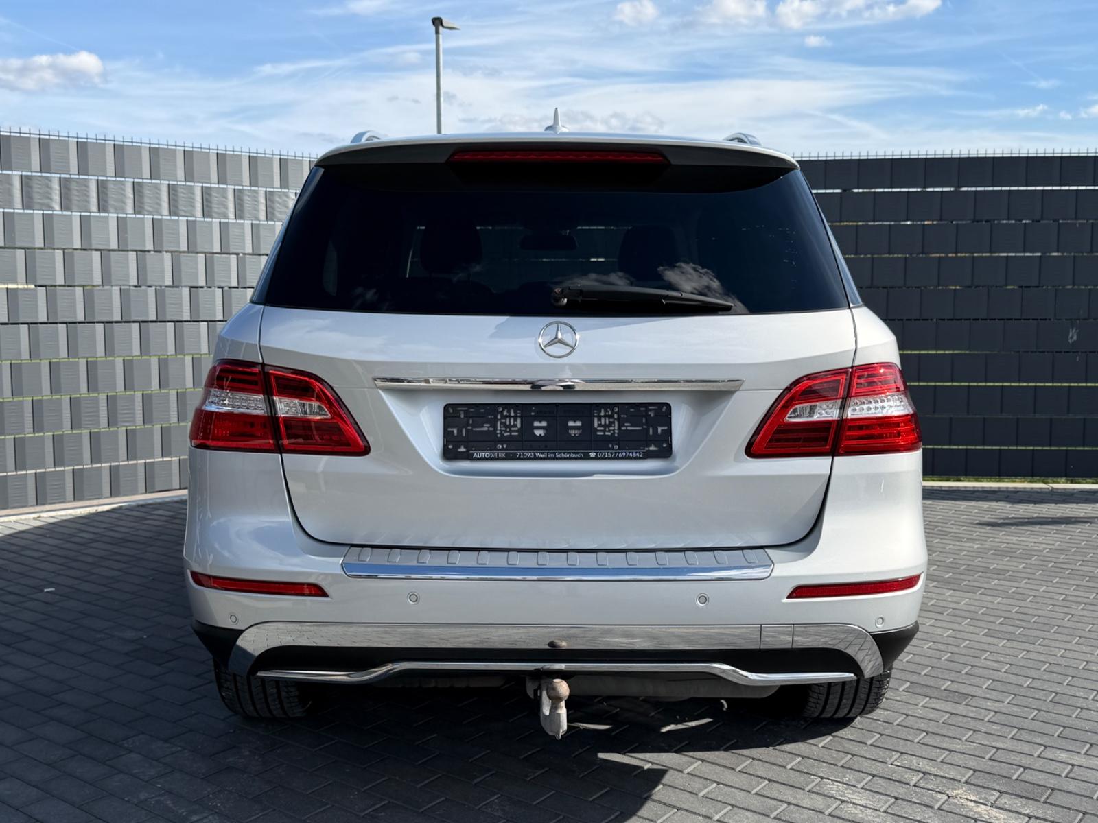 Mercedes-Benz ML 350 BlueTec 4M*7G*COMAND*AIRMATIC*H&K*AHK*