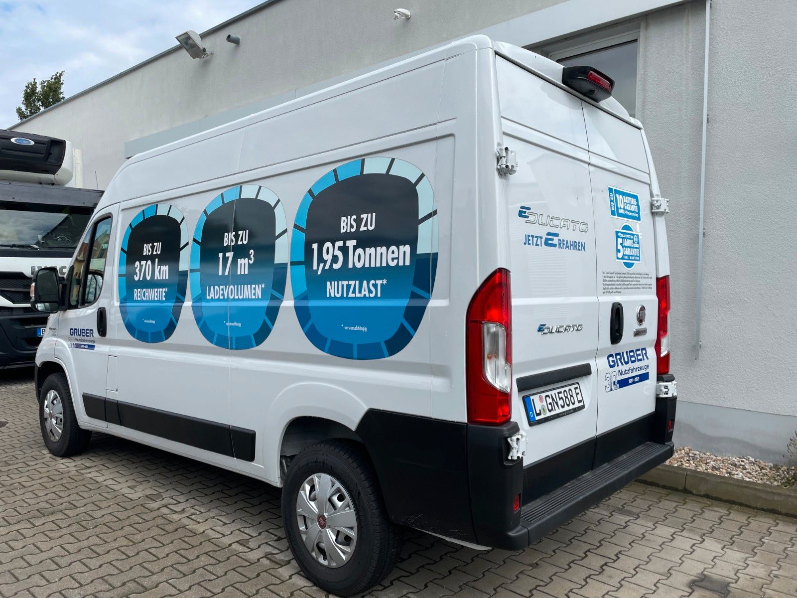 Fahrzeugabbildung Fiat eDucato Kastenwagen L2H2 47 kWh