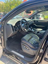 Porsche Cayenne - 12