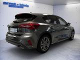 Ford Focus 1.0 EcoBoost Hybrid Aut. ST-LINE X - mit Benzin-Antrieb: Head-Up Display, Limousine