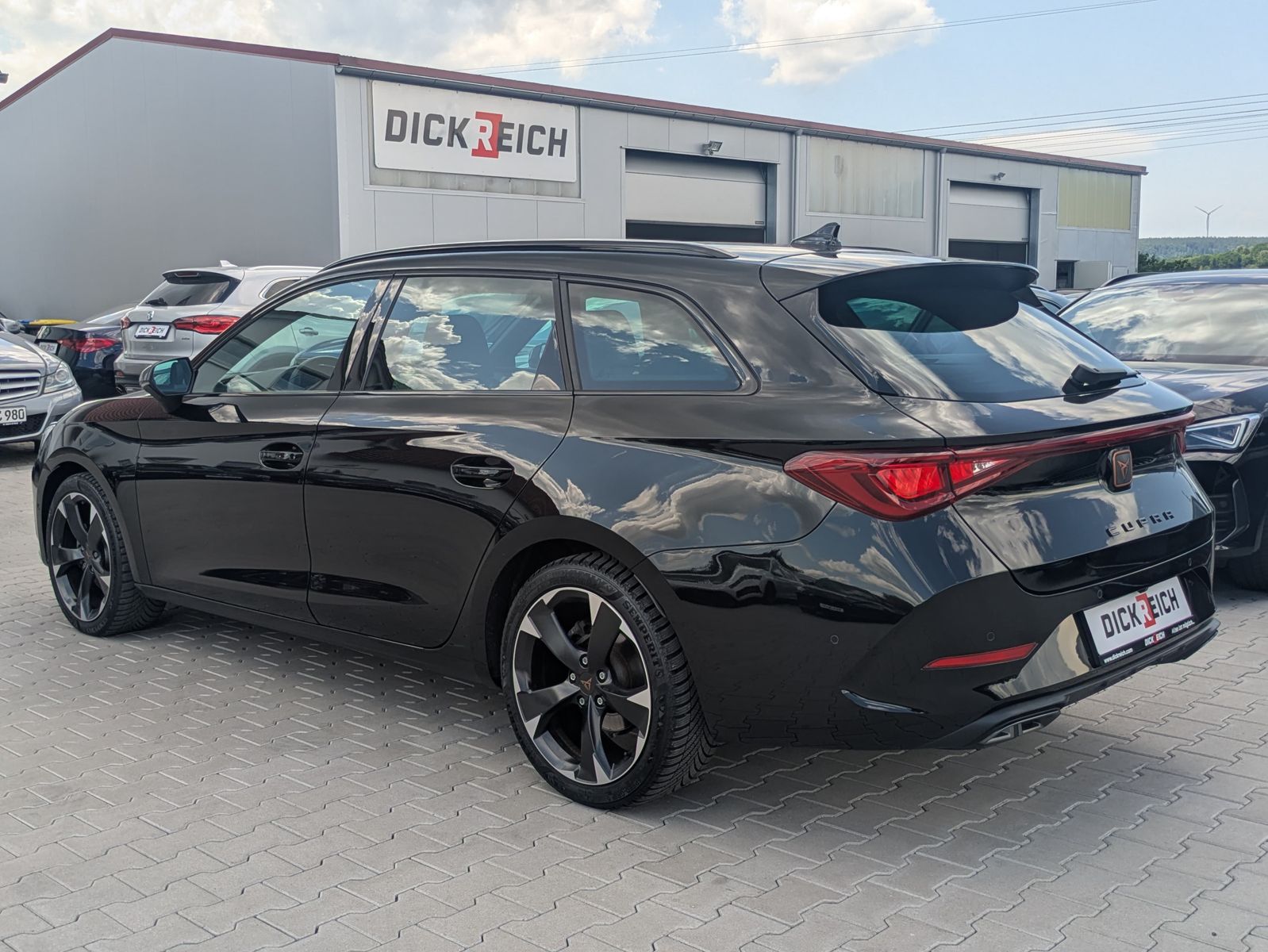 Fahrzeugabbildung CUPRA Leon 1.5 eTSI DSG MATRIX-LED*ACC*AHK*KAMERA*18"