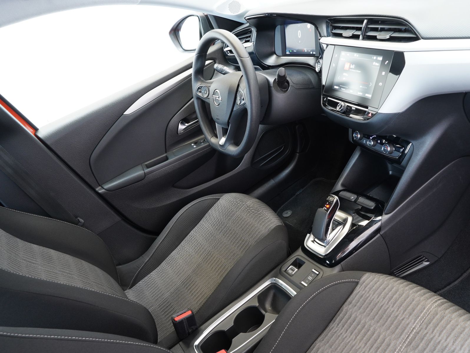Fahrzeugabbildung Opel Corsa F e Edition 50KWH/WÄRMEPUMPE/A-AC