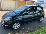 Renault Twingo Dynamique 1.2 LEV 16V 75 Eco-Drive Dy... - Renault Twingo Gebrauchtwagen in Freiburg