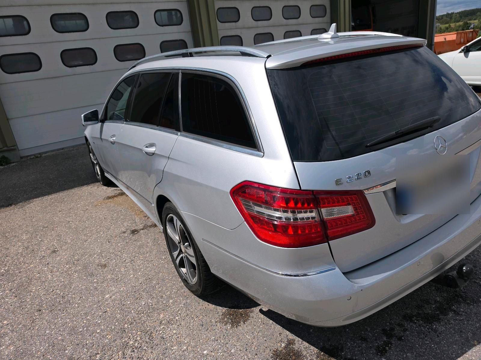 Mercedes-Benz E220 2010 — photo 5