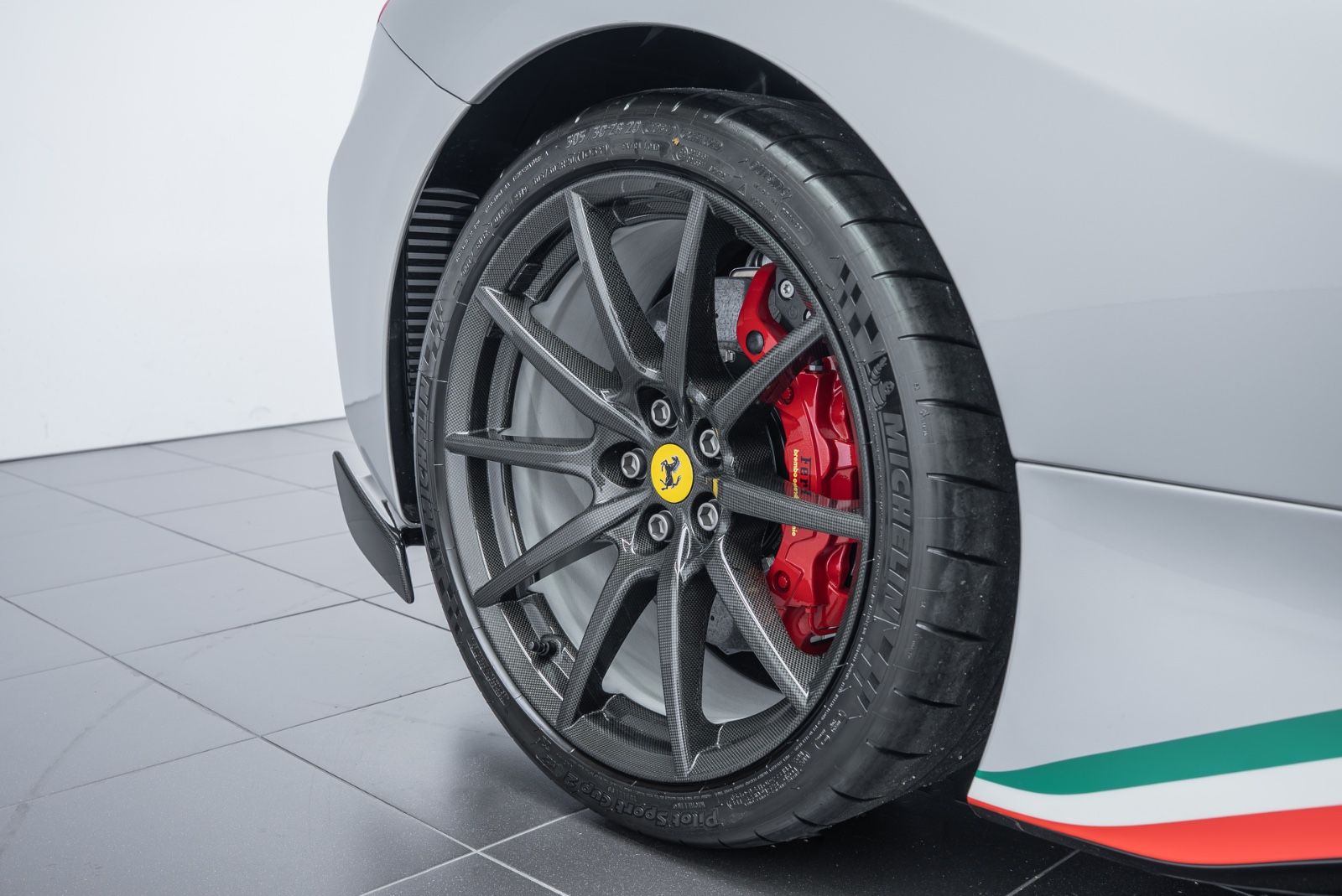 Fahrzeugabbildung Ferrari 488 Pista Piloti TOP/1. HD/LIMITED/CARBON/NEW