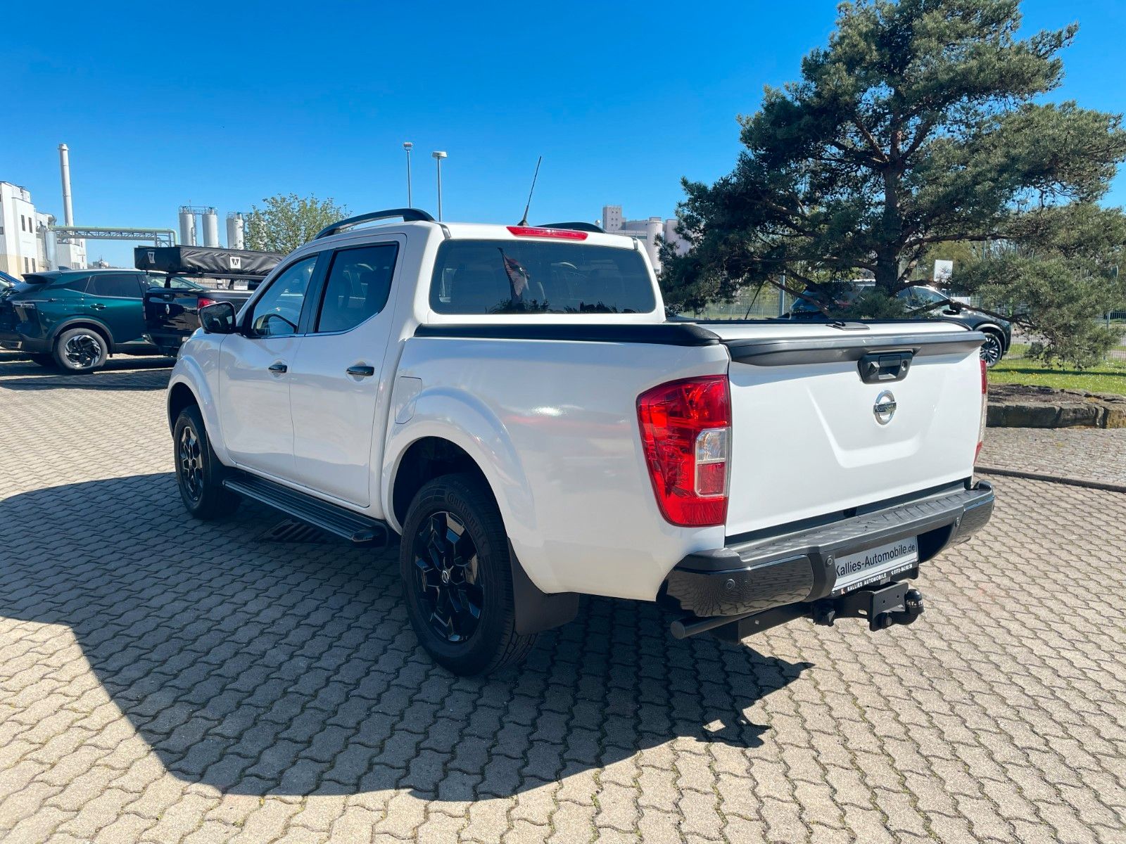 Fahrzeugabbildung Nissan Navara NP300 N-Guard Double Cab 4x4