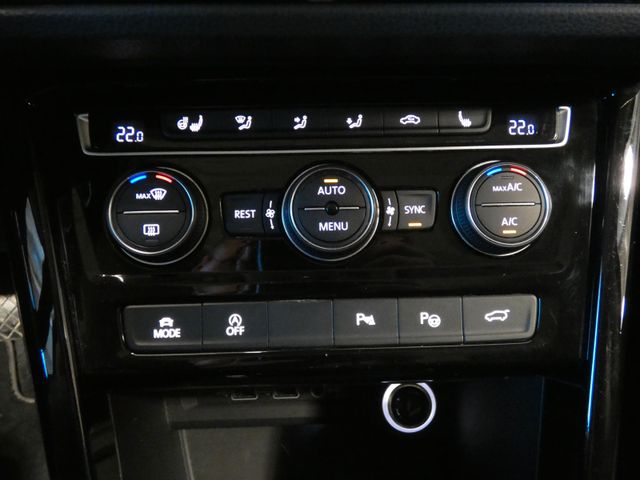 Touran 2.0 TDI Highline 7-SITZ PANO KAMERA DCC