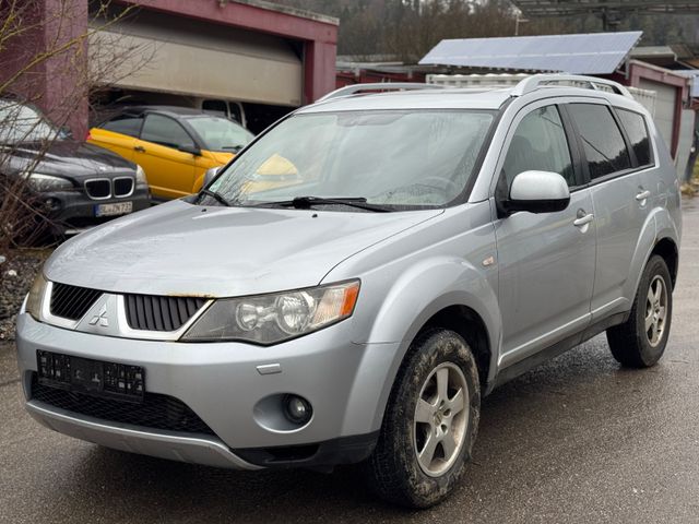 Mitsubishi Outlander 2.0 DI-D/KLIMA/7-SITZ/4X4/TÜV 02/2026