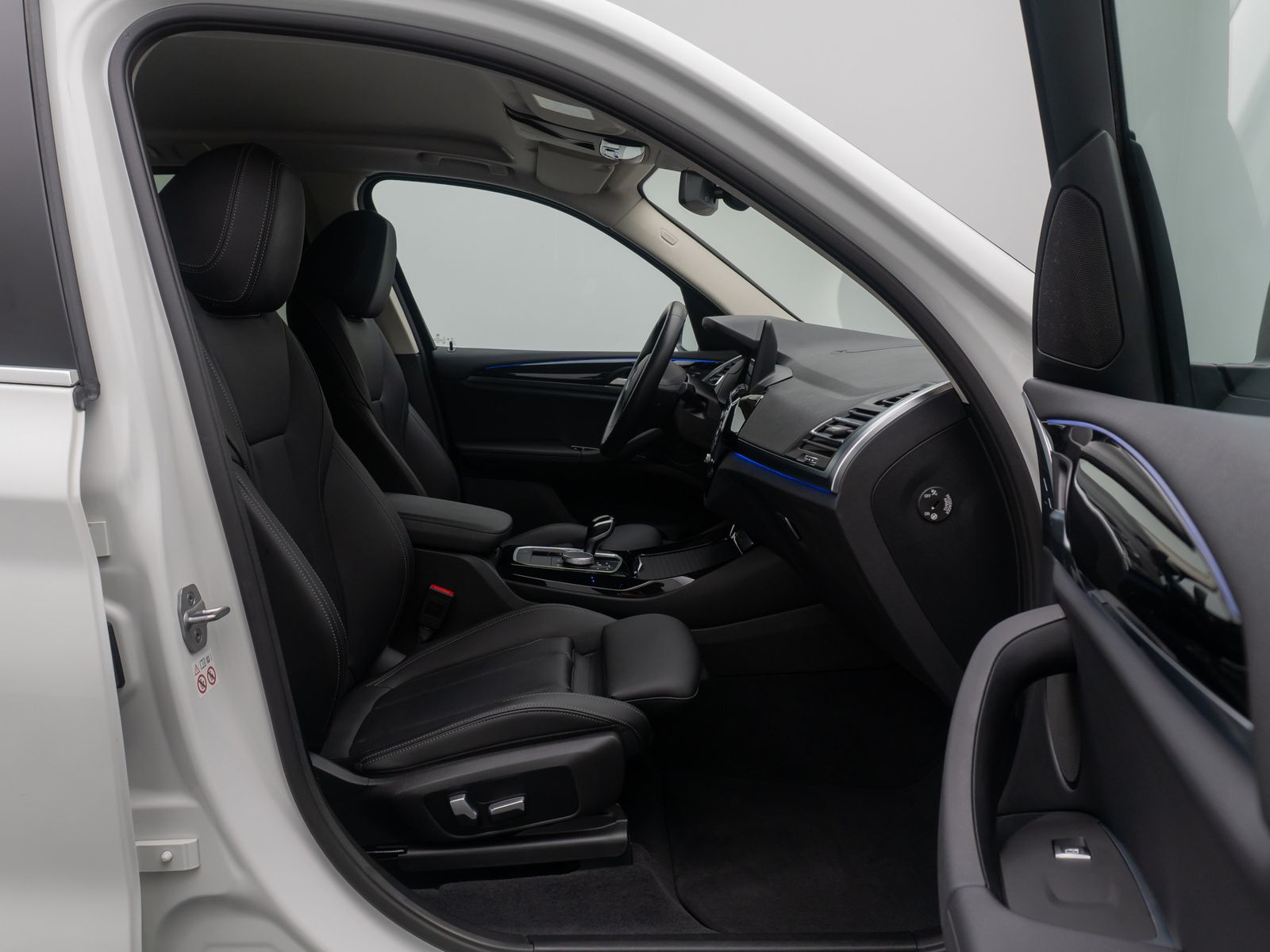 Fahrzeugabbildung BMW X3 xD20i Kamera DAB Laser HiFi Komfort Sport 18"