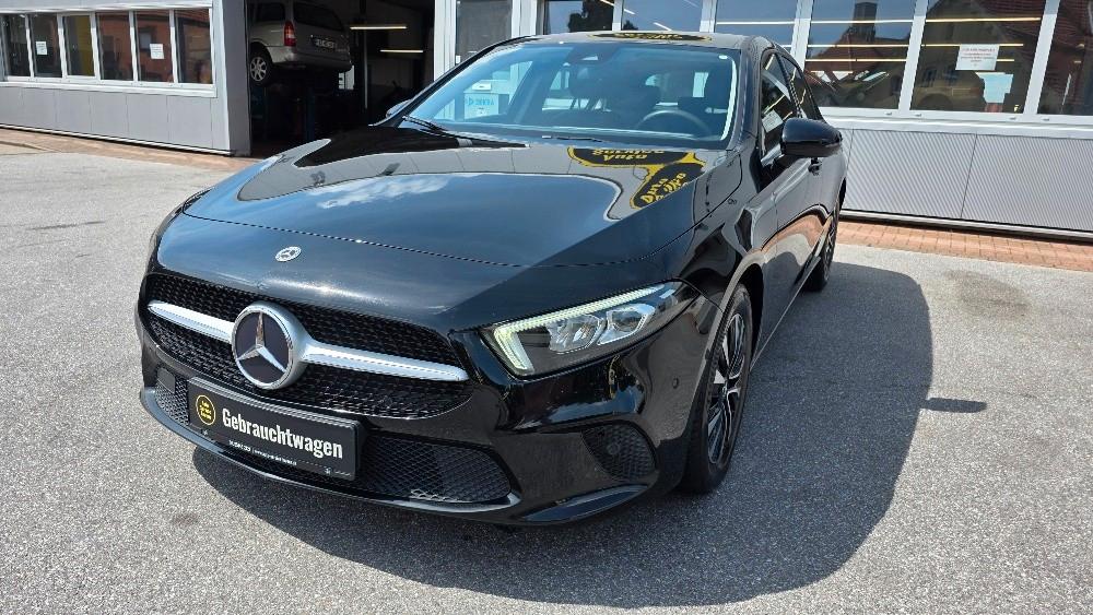 Mercedes-Benz A 180d, LED, Automatik