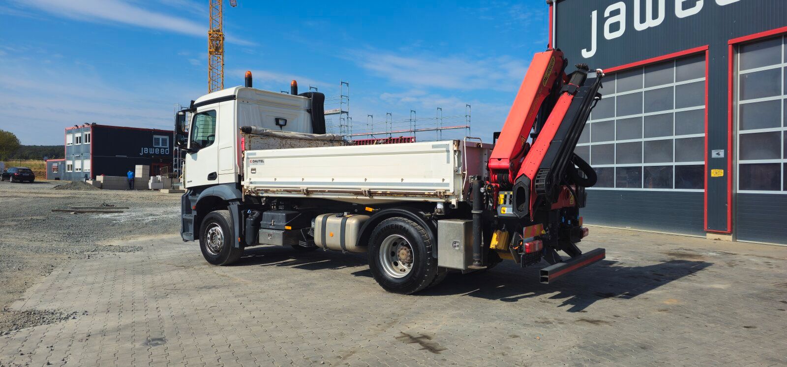 Fahrzeugabbildung Mercedes-Benz Arocs 1845 Palfinger Kran/Funk/3. Kreis Retarder