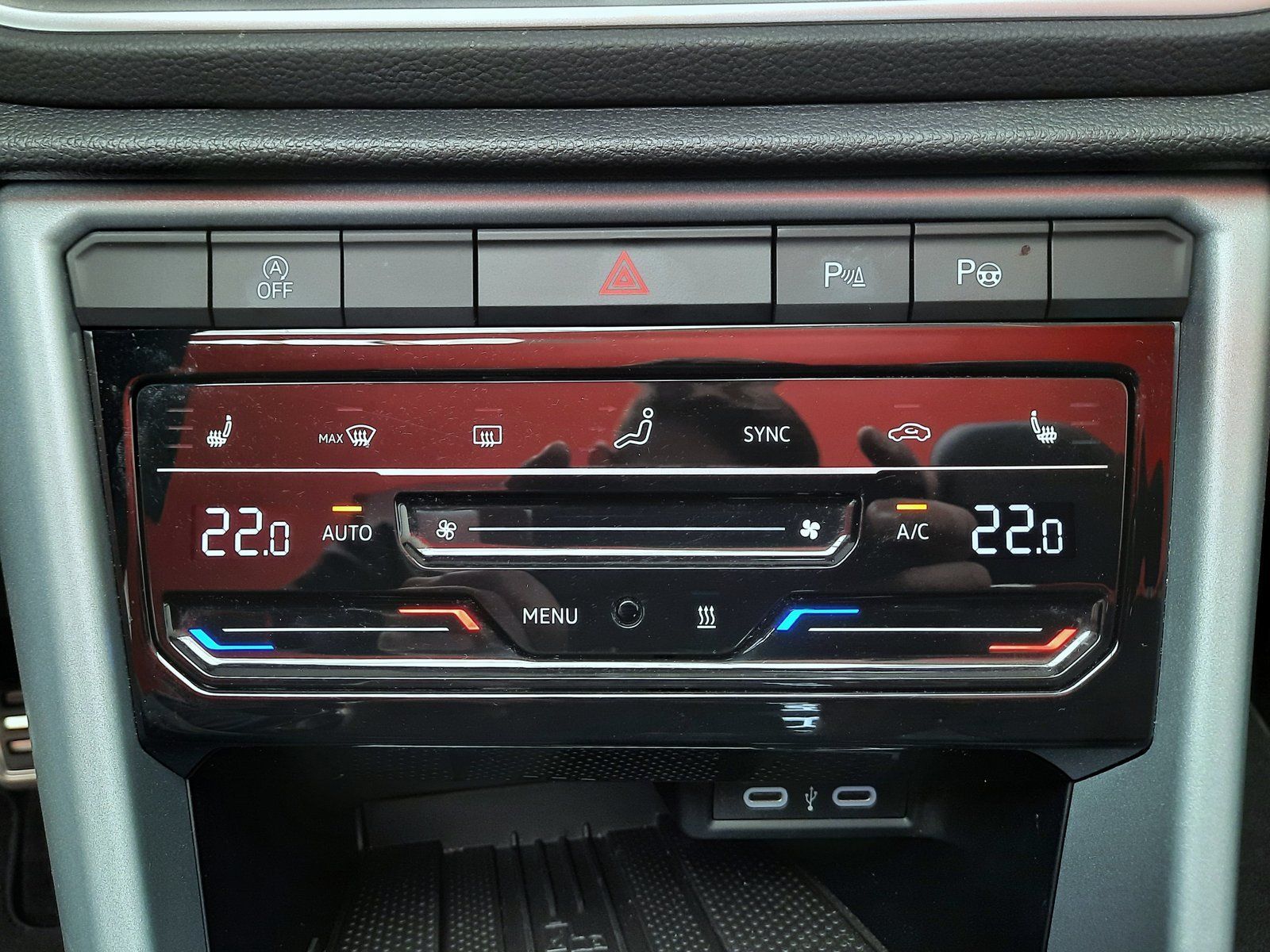 Fahrzeugabbildung Volkswagen T-Roc Cabrio Goal TSI *Standhzg*Navi*Cam*LED*ACC