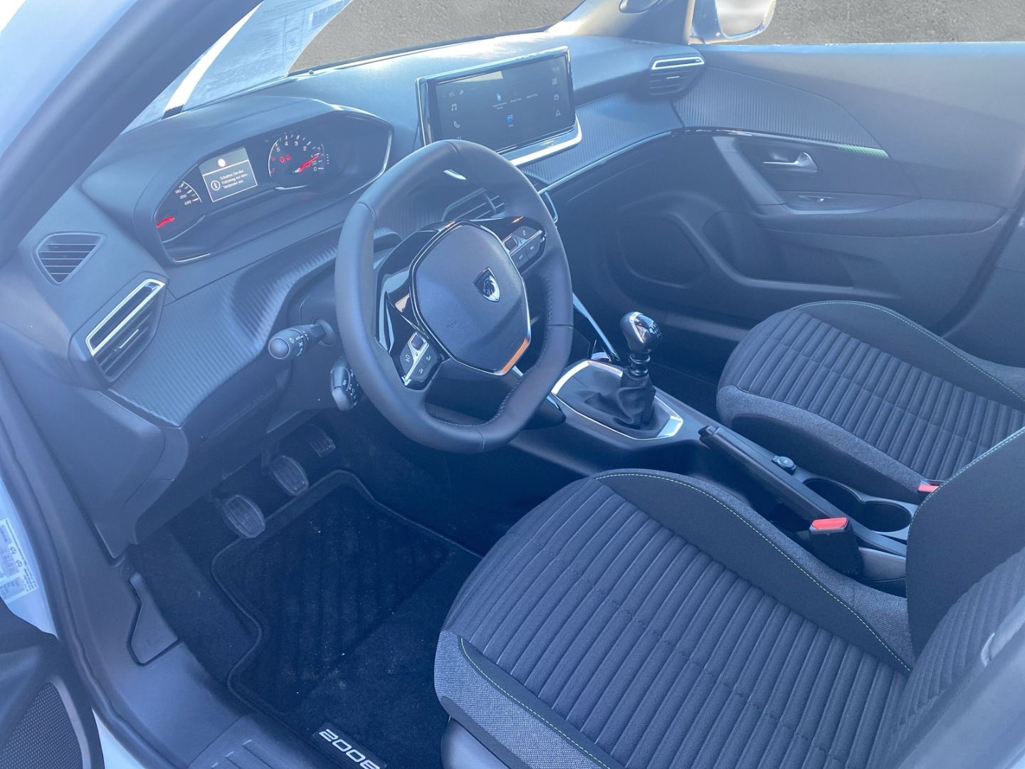 Fahrzeugabbildung Peugeot 2008 Active 1.2 PureTech 100 EU6e