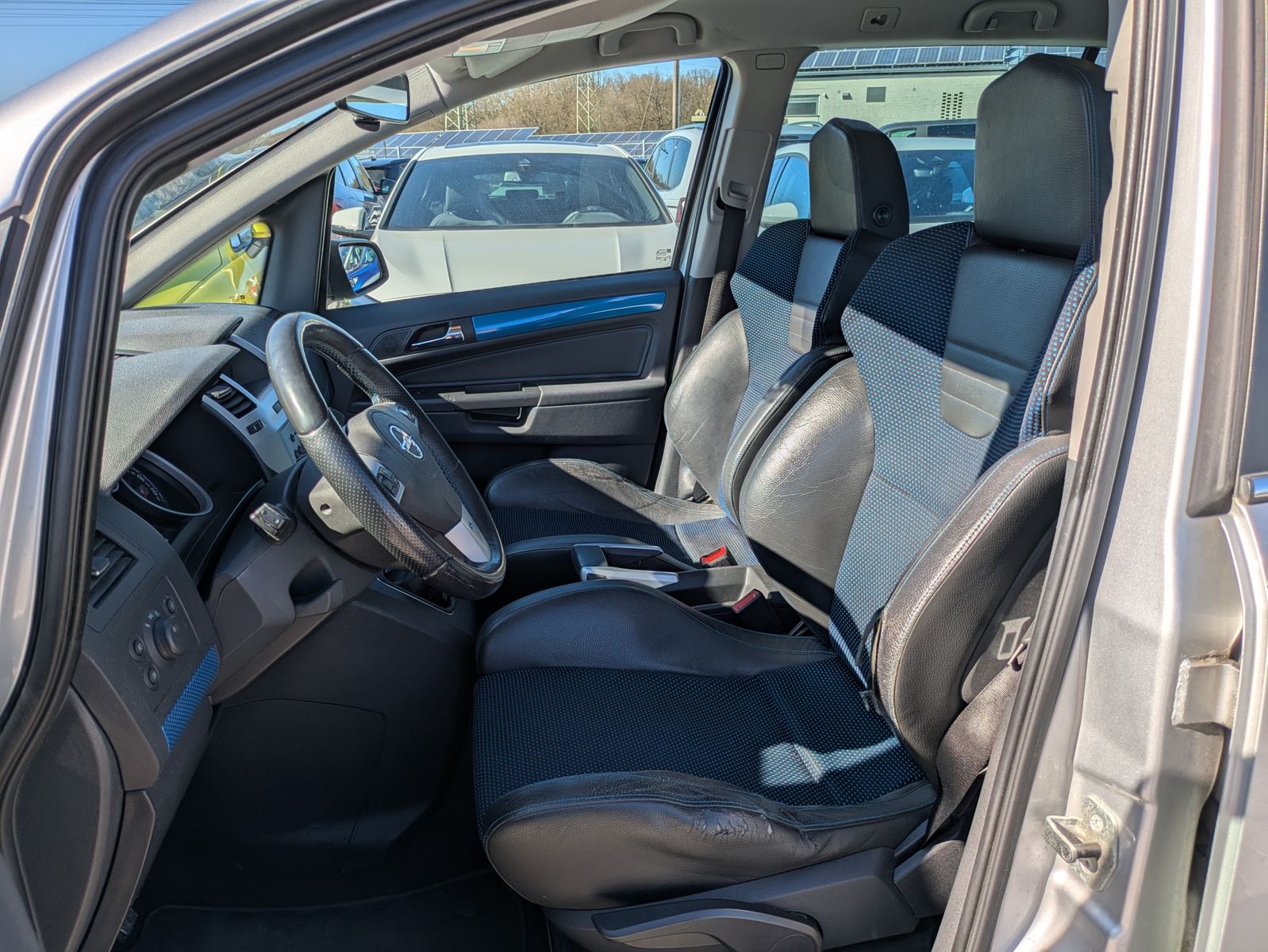 Fahrzeugabbildung Opel Zafira OPC 241PS 7-SITZER*TEMP*Recaro*PDC*IDS