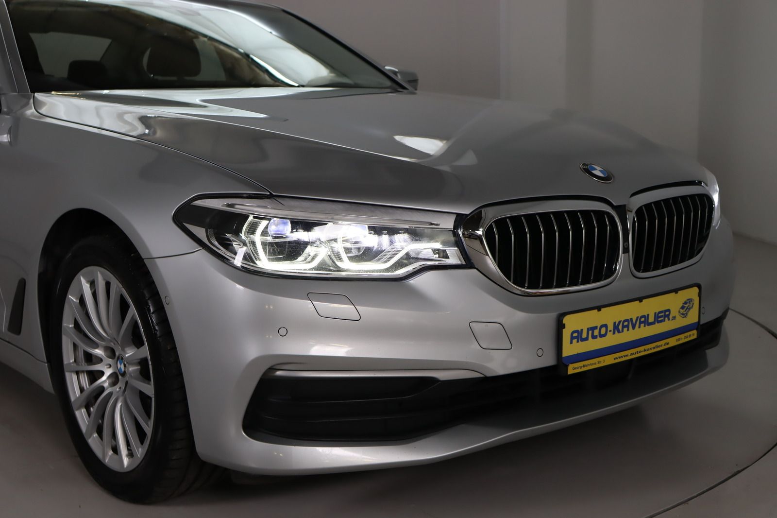 Fahrzeugabbildung BMW 540 i xDrive * HUD * Soft-Close * Night * SC * M