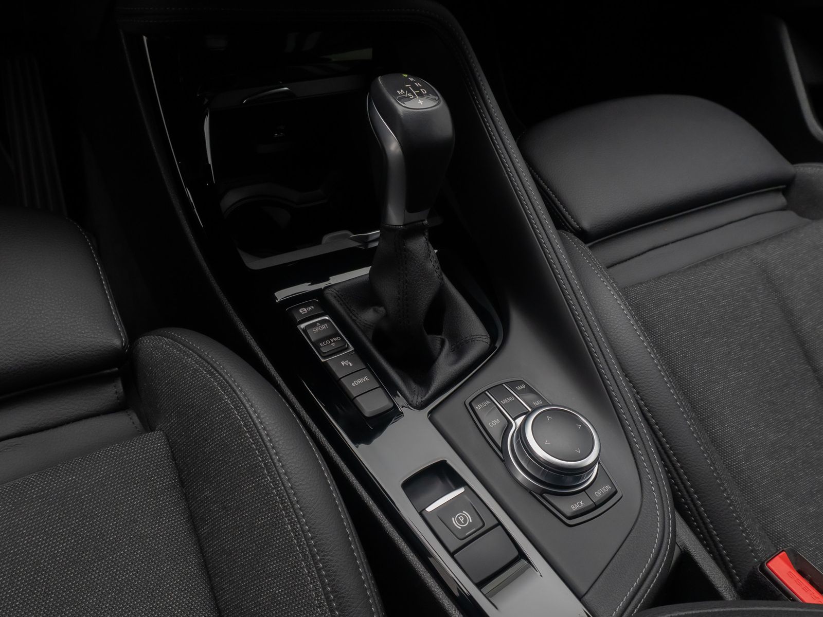 Fahrzeugabbildung BMW X1 xD25e Sport Line HUD DAB Kamera Alarm 18Zoll