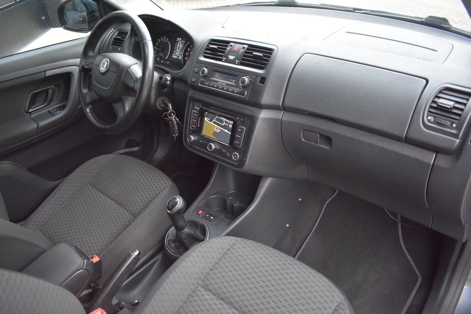 Skoda Fabia 2010 — photo 7
