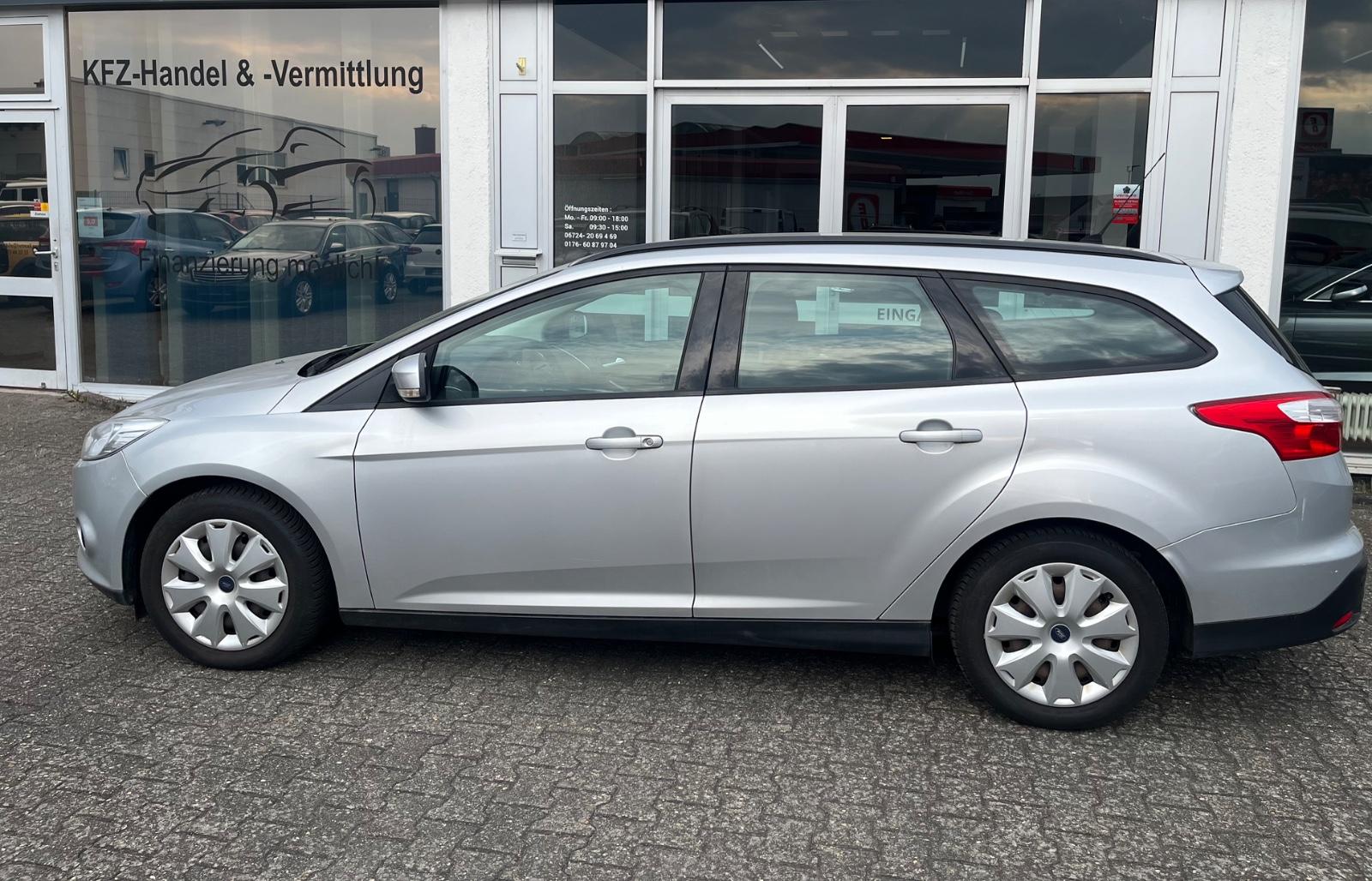 Ford Focus 2013 — photo 8