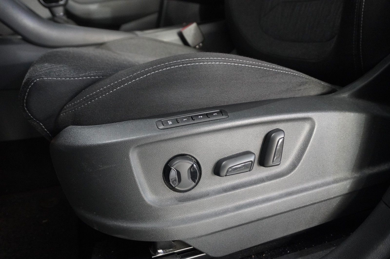 Fahrzeugabbildung SKODA Kodiaq 2.0 TDI STYLE 4X4 DSG NAVI/LED/SHZ/SPORT