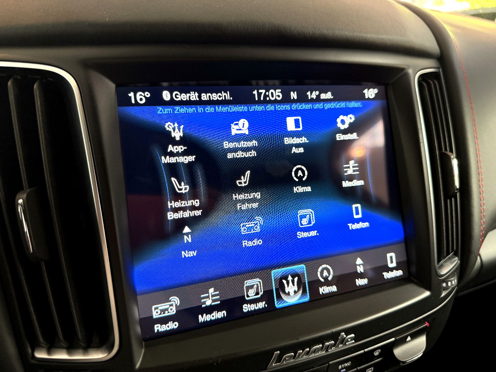 Fahrzeugabbildung Maserati Levante S/CARBON/HARMAN-KARDON/KAMERA/BRD