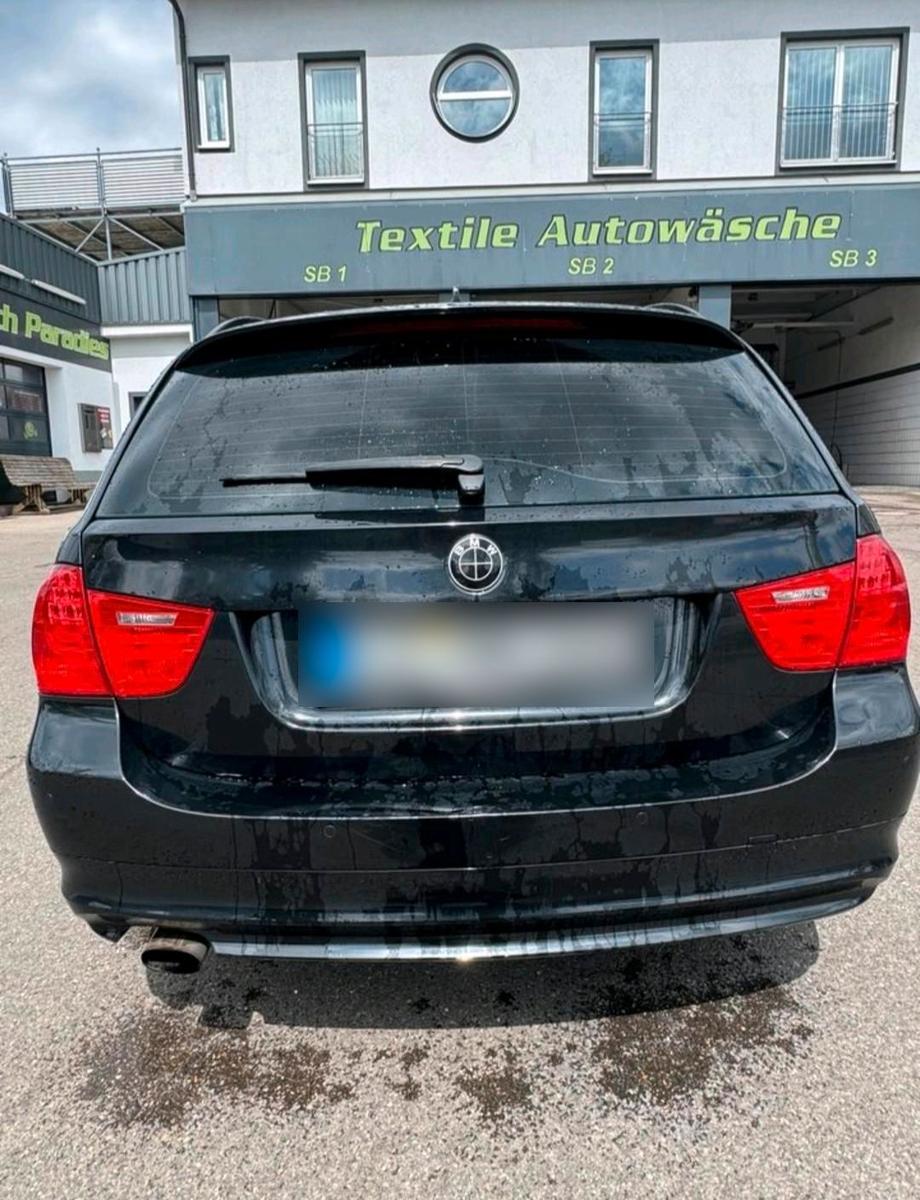 BMW 318 2009 — photo 5