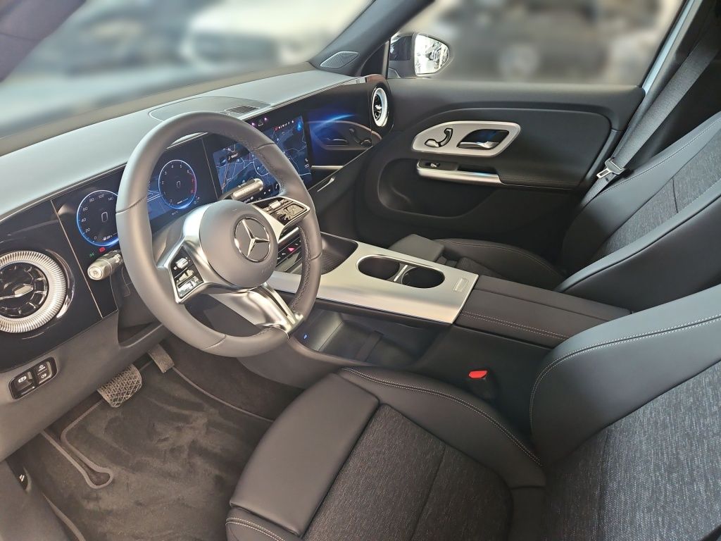 Fahrzeugabbildung Mercedes-Benz GLB 200 NIGHT MULTI AHK 360GRAD MASSAGE WINTER