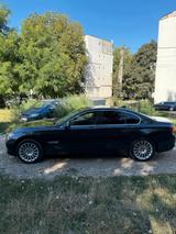 BMW 740d - - silberne BMW 740