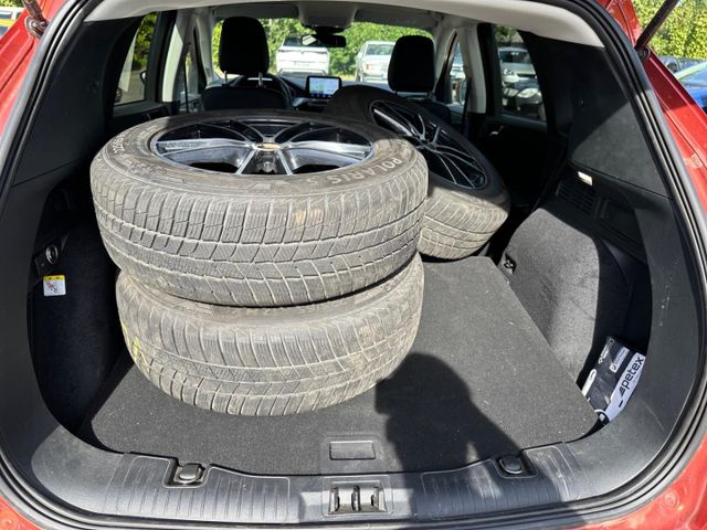 Kuga Titanium X 1.5 EcoBoost AHK Navi PDC RearVi