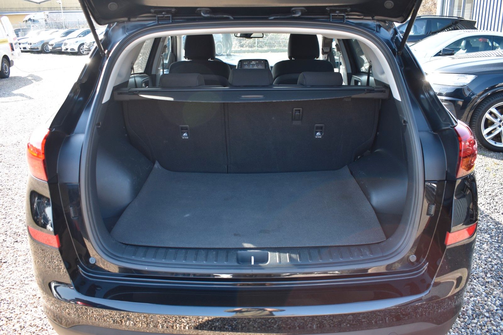 Fahrzeugabbildung Hyundai Tucson Trend 2WD Automatik Kamera AHK