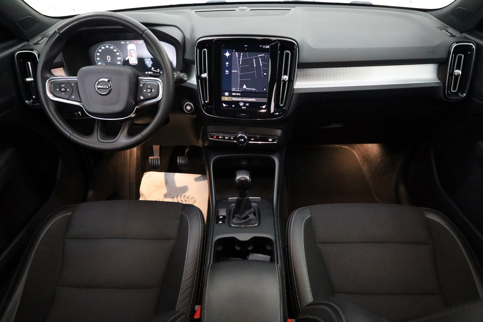 Fahrzeugabbildung Volvo XC40 Momentum Pro T.Leder,Navi,LED,SH,PDC,Apple