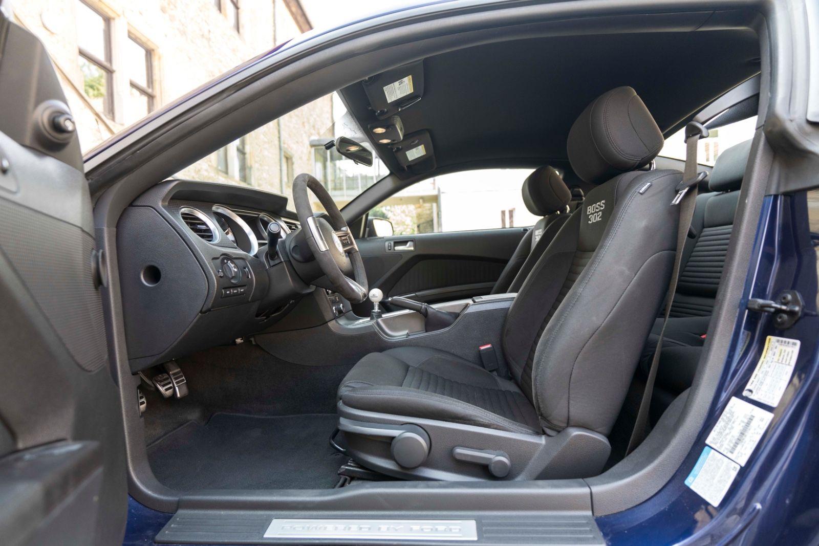 Fahrzeugabbildung Ford Mustang BOSS 302 5.0L FORD RACING ALCANTARA