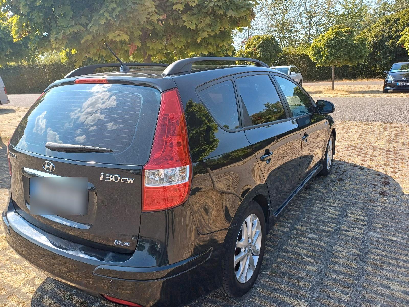 Hyundai i30 2010 — rear view