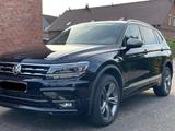 Volkswagen Tiguan Allspace 2.0 TDI R-Line/Comfortline