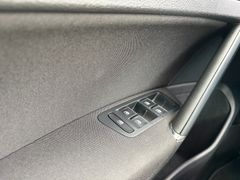 Fahrzeugabbildung Volkswagen Golf VII Variant 1.5 TSI Highline *PANO*R-LINE*