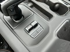 Fahrzeugabbildung GMC Sierra 1500 AT4 6.2L V8 LED ACC HUD AHK 360°