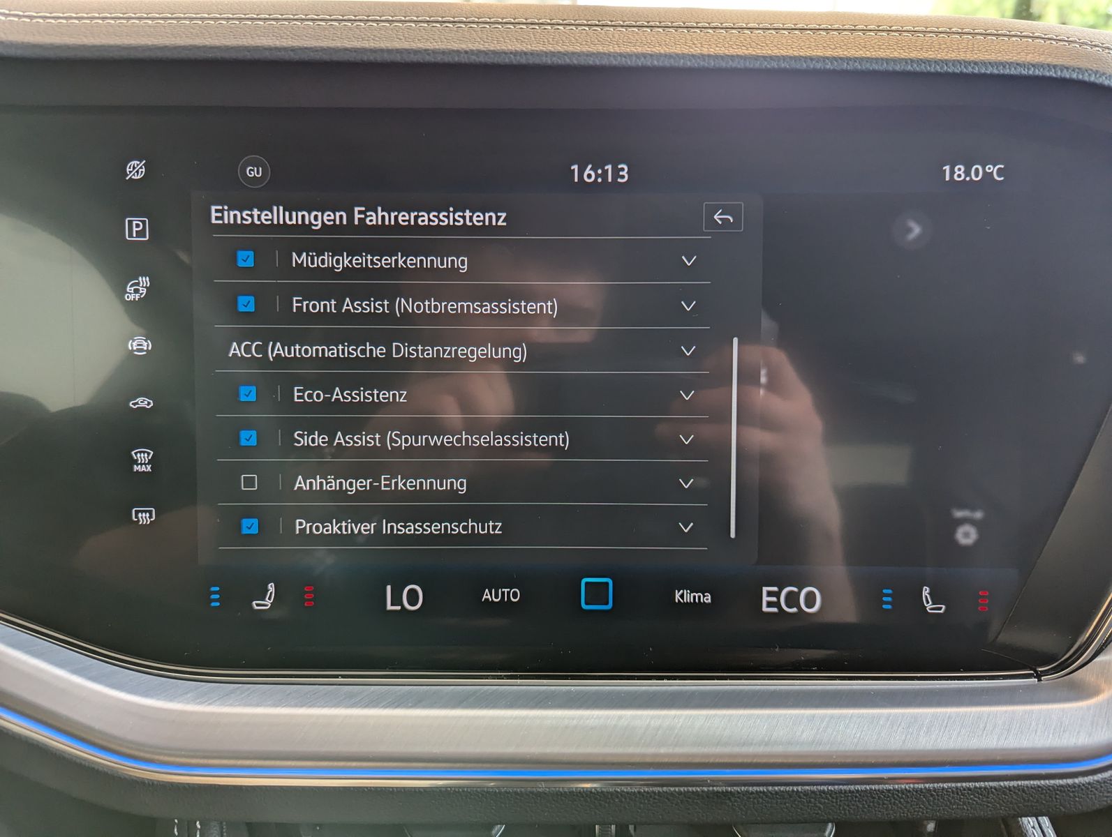 Fahrzeugabbildung Volkswagen Touareg 3.0TDI 4M R-Line VOLL Black 22" UPE 114T