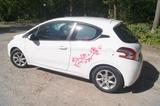 Peugeot 208 1.2 Active PureTech 82 Active - weiße Peugeot 208