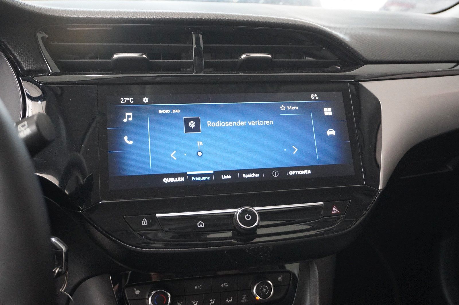 Fahrzeugabbildung Opel Corsa F 1.2 FACELIFT NAVI/LED/KAMERA/VIRTU./DAB+