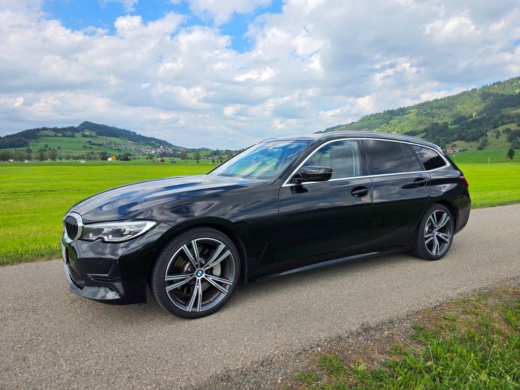 Image of BMW 330