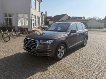 Audi Q7 - 1