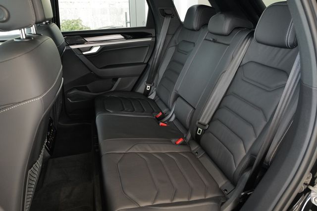 Volkswagen Touareg 3.0TDI 4Motion Leder AHK Pano StdHz 90L 