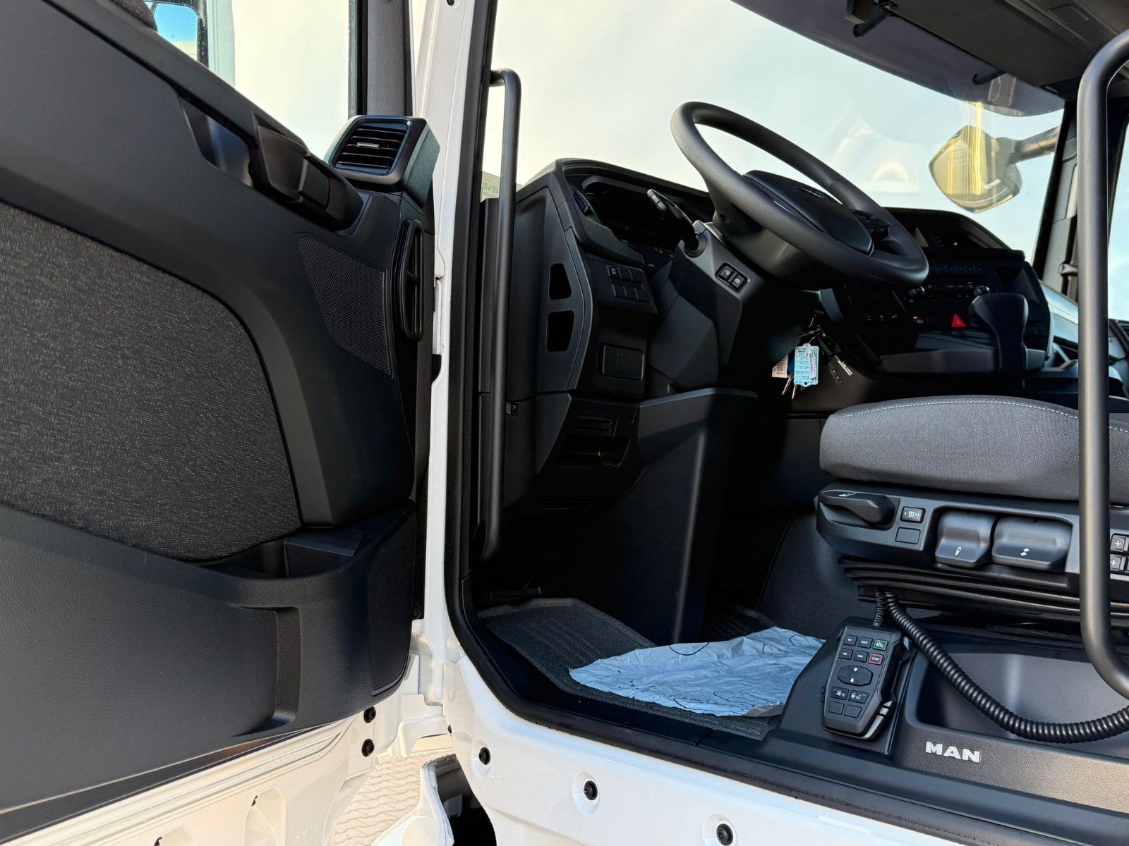 Fahrzeugabbildung MAN TGX 18.520 LL SA Retarder & Nebenantrieb D30