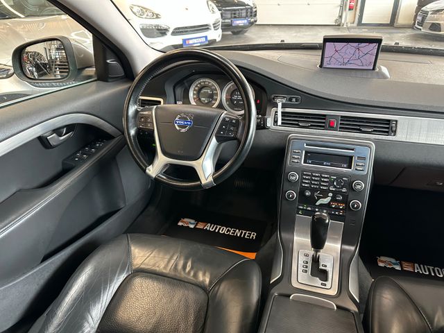 Volvo V70 Kombi Momentum *Leder*