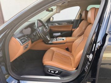 BMW 730 - 7