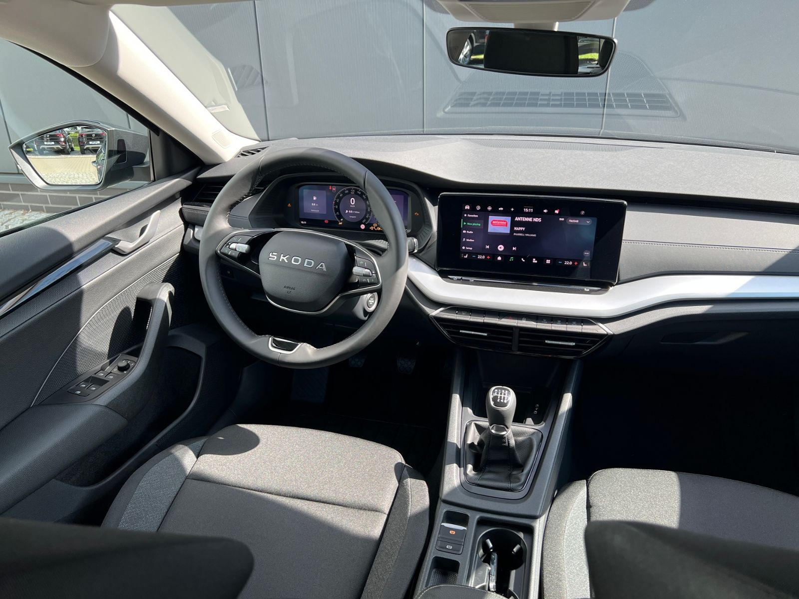 Fahrzeugabbildung SKODA Octavia Combi Essence 2.0 TDI *AHK, LED, SmartLi